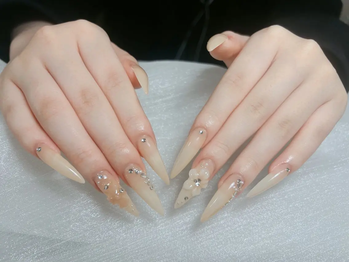 ネイル ハンドネイル Anmi Nailsのネイルデザイン