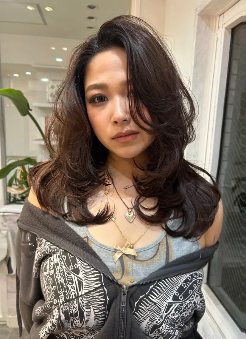 ミディアム レイヤーカット 小船 柚月のヘアスタイル