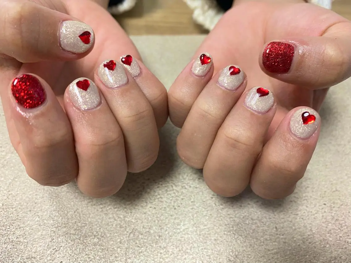 ネイル ハート ハンドネイル mogunail &blowのネイルデザイン