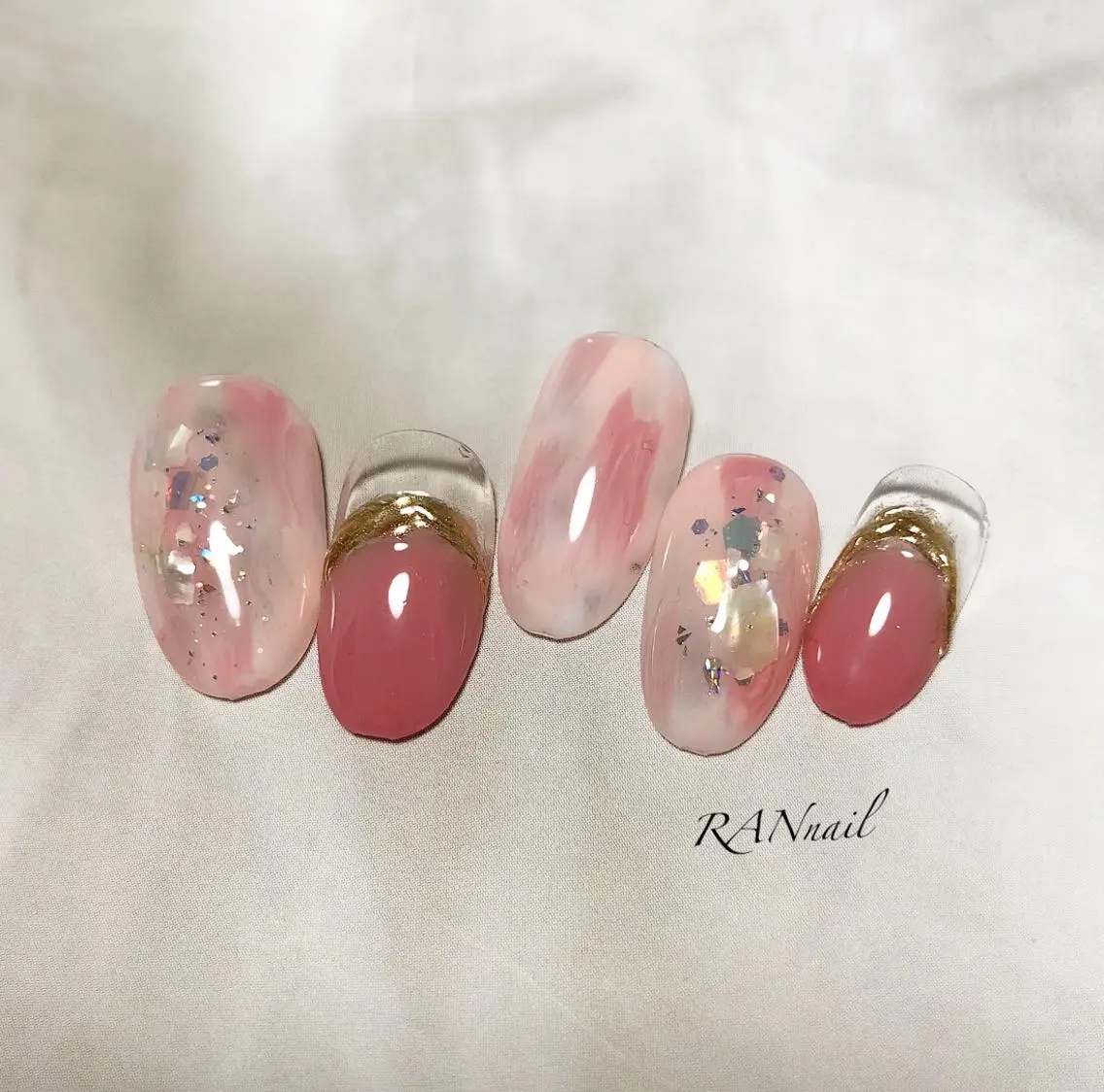 ネイル オーロラネイル ブラウン フットネイル ゴールド 大理石ネイル(マーブル) ハンドネイル フットネイル RAN nailのネイルデザイン