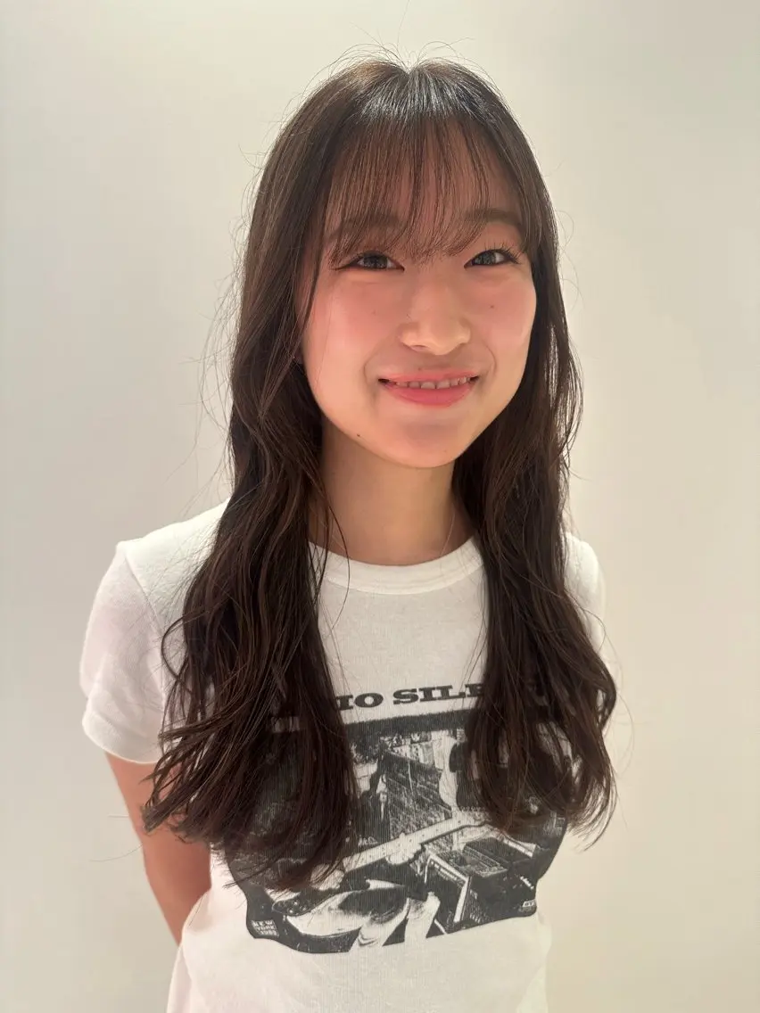 ロング 顔周りカット レイヤーカット kakimoto arms 三笘 菜央のヘアスタイル
