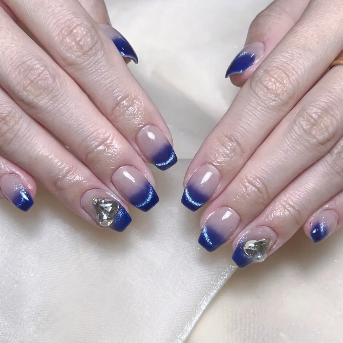 メンズ ネイル メンズ韓国風 アートネイル オーロラネイル ガーリー キラキラネイル ハンドネイル Nail salon 木にいるのネイルデザイン
