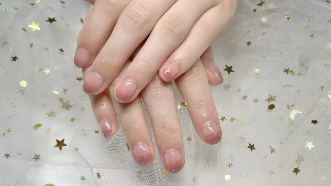 ネイル グラデーション ラメ(グリッター) ラメグラデーション Azel nail 伊野麗のネイルデザイン