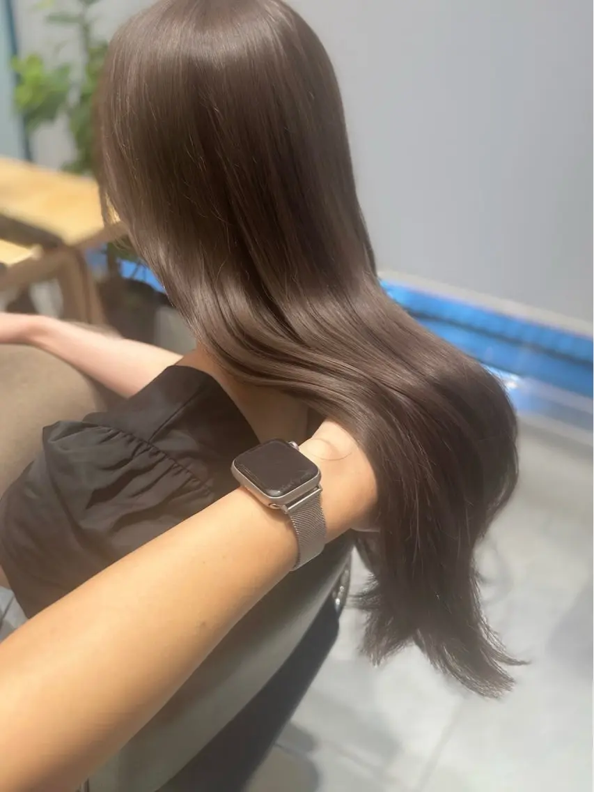 セミロング カラー ヘアカラー トリートメント ヘッドスパ ヘアセット ミオ💎ショート 透ける暗髪のヘアスタイル