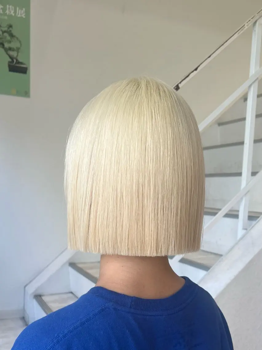 ミディアム カット ヘアカラー TIDEHAIR YUKINAのヘアスタイル