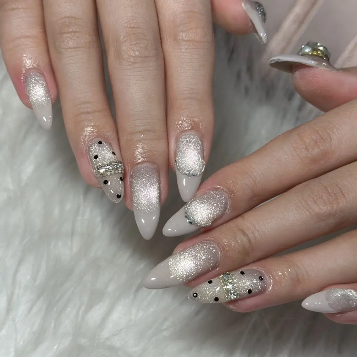 ネイル ハンドネイル フットネイル LAVISH nanamiのネイルデザイン