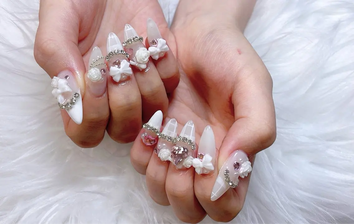 ネイル アニマル柄 チークネイル フラッシュネイル フットネイル フレンチネイル B·U Nail大宮 長さだし専門店のネイルデザイン