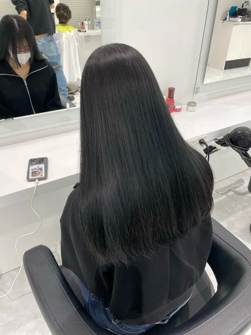 セミロング カラー ヘアアレンジ ヘアカラー 🎀RIN🎀 縮毛矯正🩶暗髪のヘアスタイル