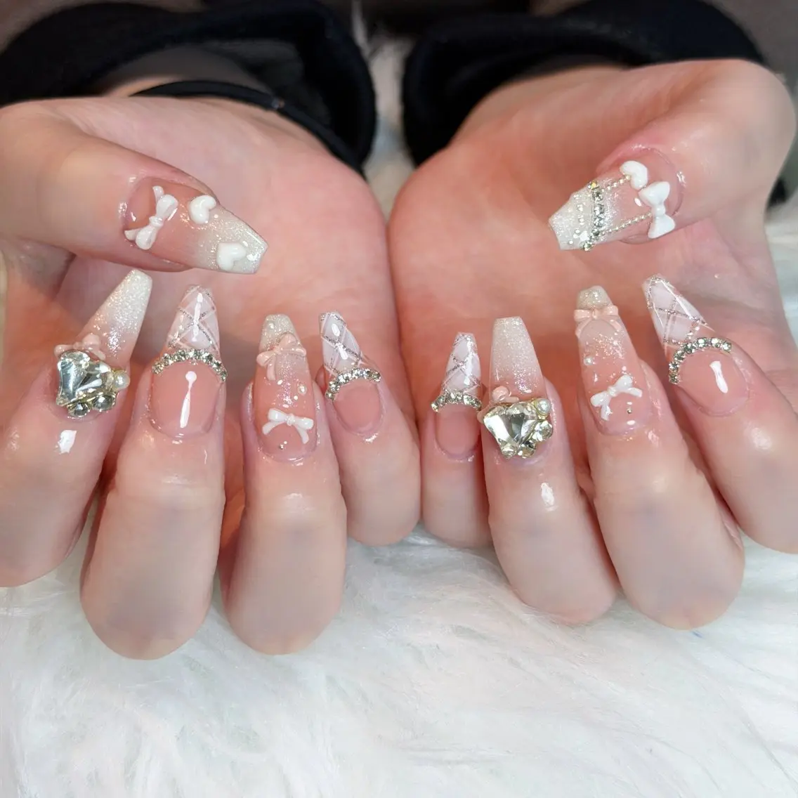 ネイル オーロラネイル ボルドー ブラウン 氷ネイル・うるうるネイル キラキラネイル ハンドネイル Julli NailStudioのネイルデザイン