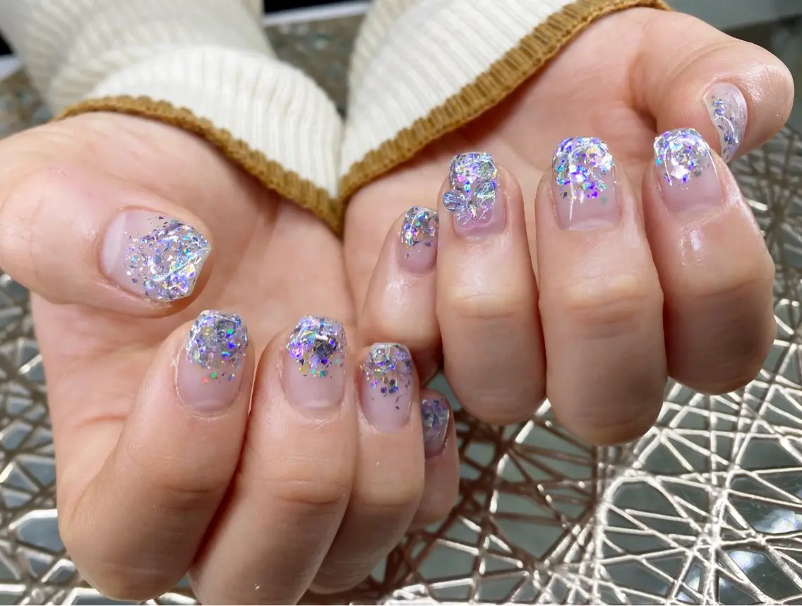 ネイル キラキラネイル ラメ(グリッター) ラメグラデーション 冬ネイル ハンドネイル ネイルサロン nail_upのネイルデザイン