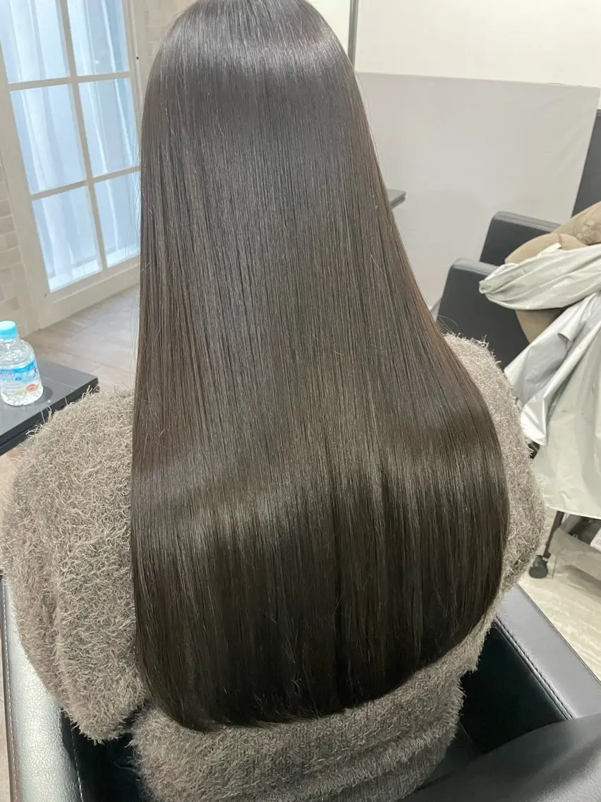 💇♀️似合わせデザインカット + 🌈透明感イルミナカラー💰8,500円の写真