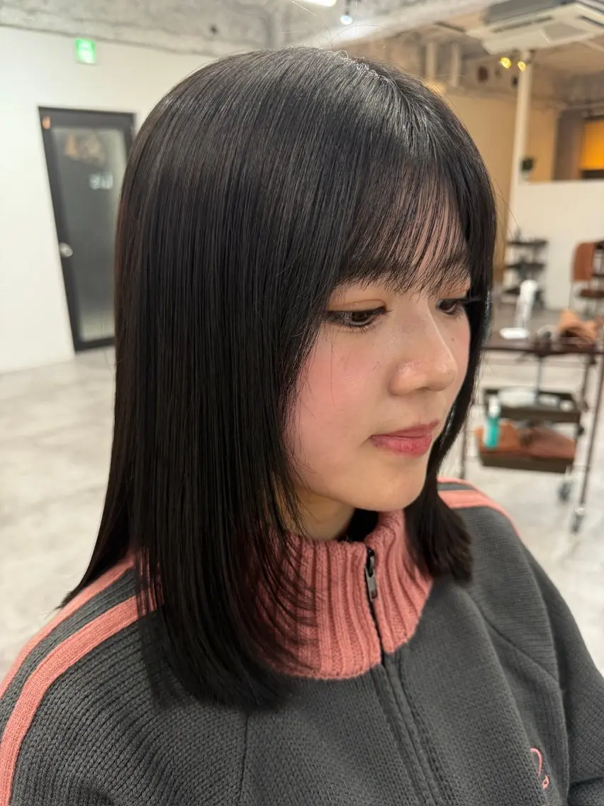ミディアム レイヤーカット 渡辺 皐志 Li's 布施のヘアスタイル