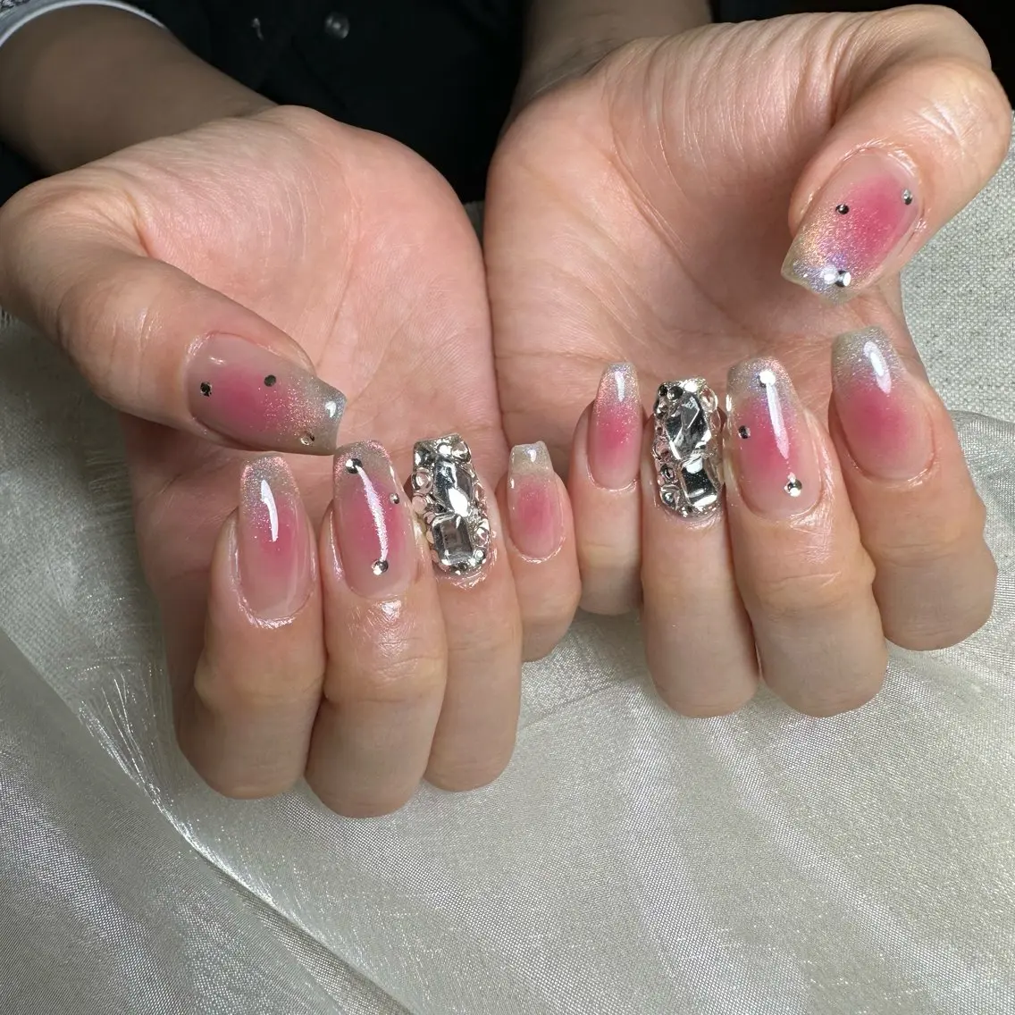 ネイル ハンドネイル 里見 麗のネイルデザイン