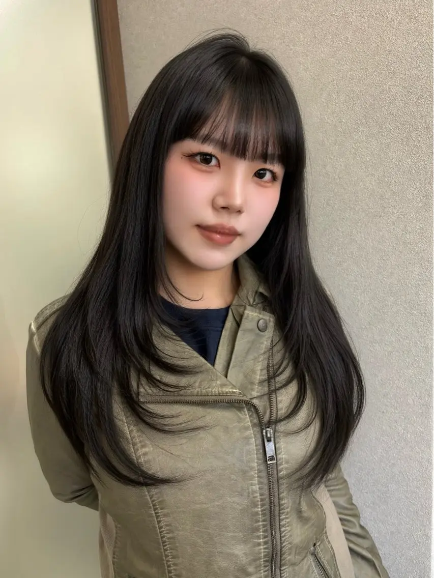 ロング チョコレートブラウン くびれヘア 卒業式のヘアスタイル 学生 韓国風ヘア SeiRa☪️ 艶髪 / 透明感のヘアスタイル