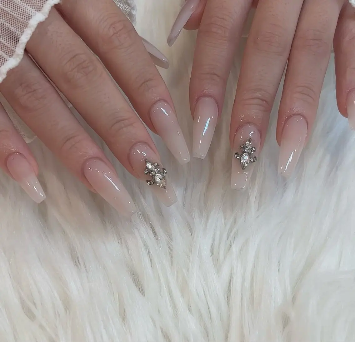 ネイル アートネイル グラデーション キラキラネイル ニュアンスネイル オフィスネイル ZUZU AMEE NAILのネイルデザイン