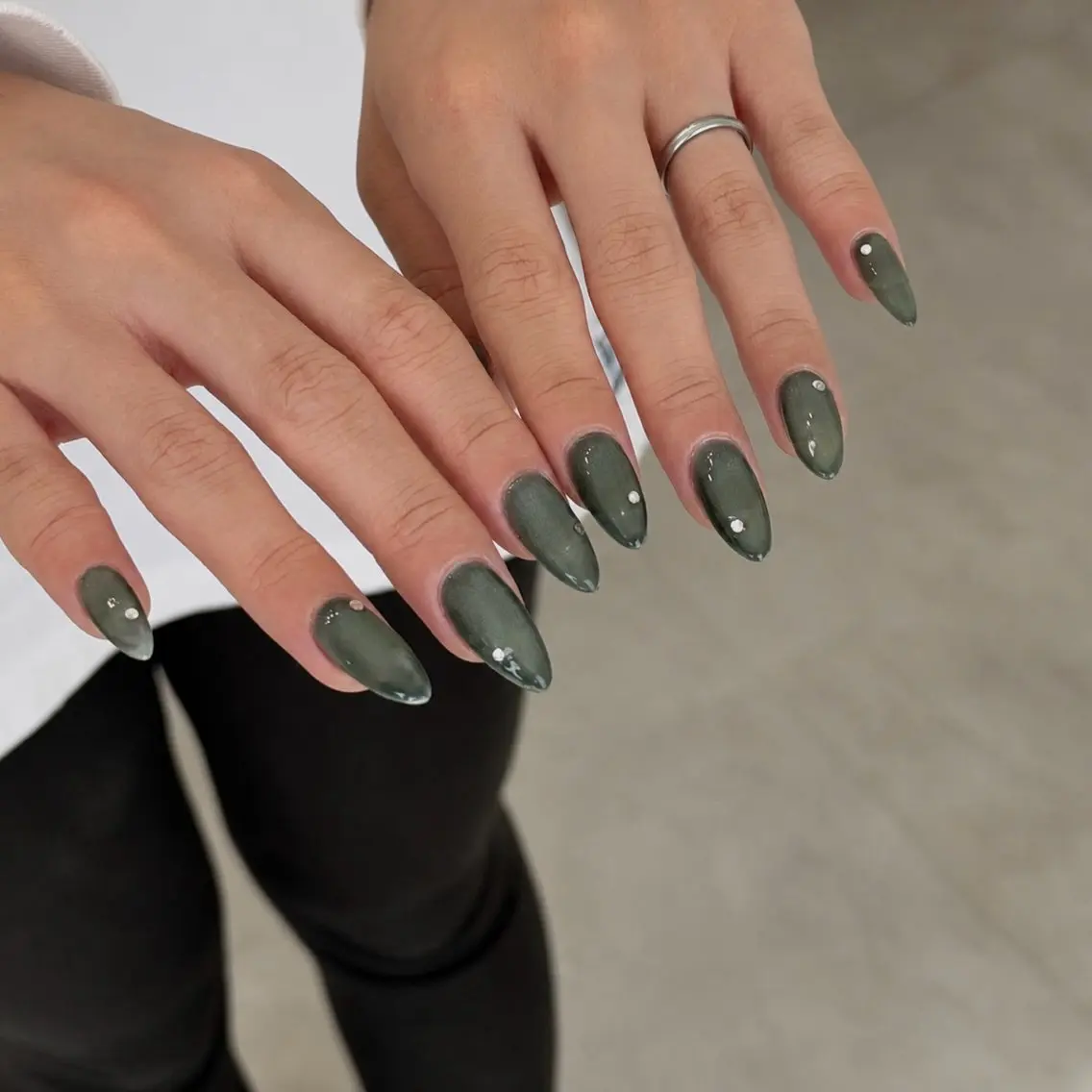 ネイル 長さ出し マグネットネイル シンプルネイル ネイルチップ ハンドネイル __shiho. nailのネイルデザイン