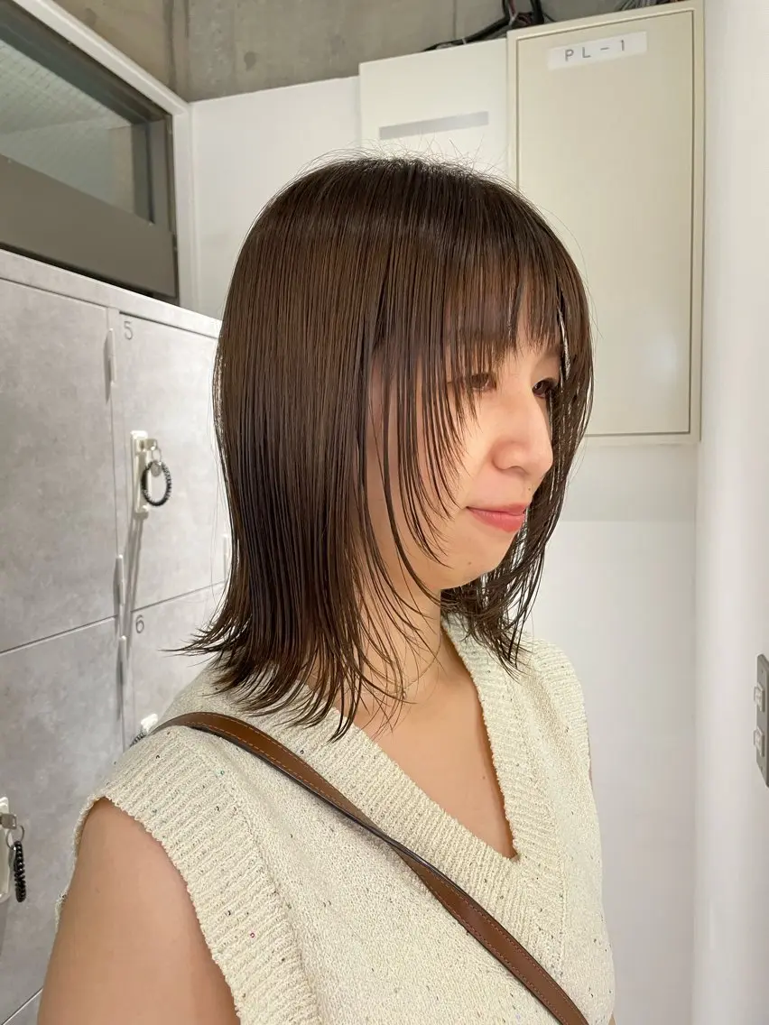 ミディアム カラー レイヤーカット 小顔カット スズキ シオリのヘアスタイル