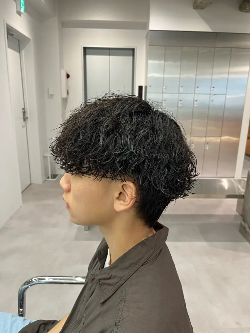 ショート パーマ メンズ ⚡メンズパーマフ ェードカットTomyのヘアスタイル
