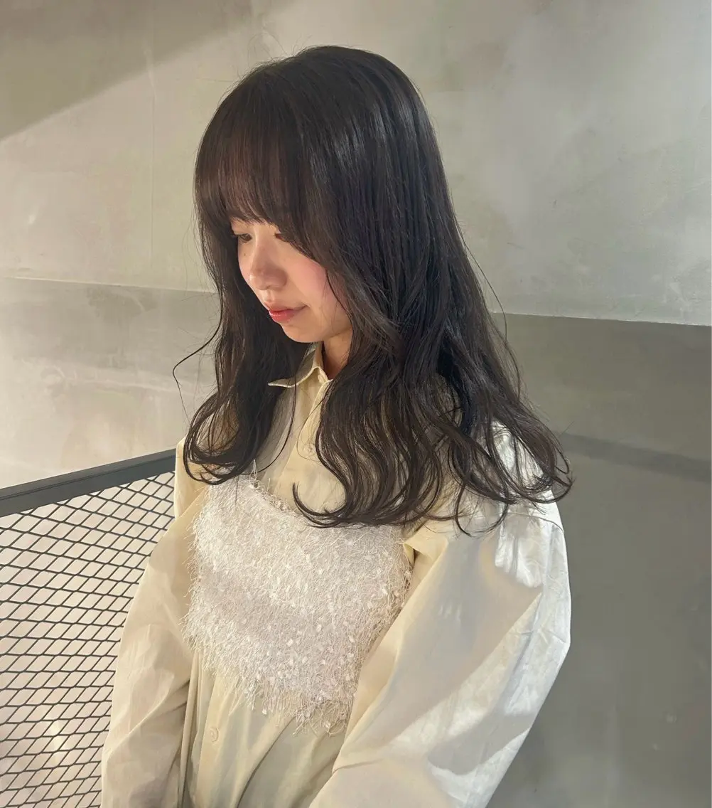 ミディアム カラー グレージュ カット ヘアカラー トリートメント 透明感カラー🫧 nanohaのヘアスタイル