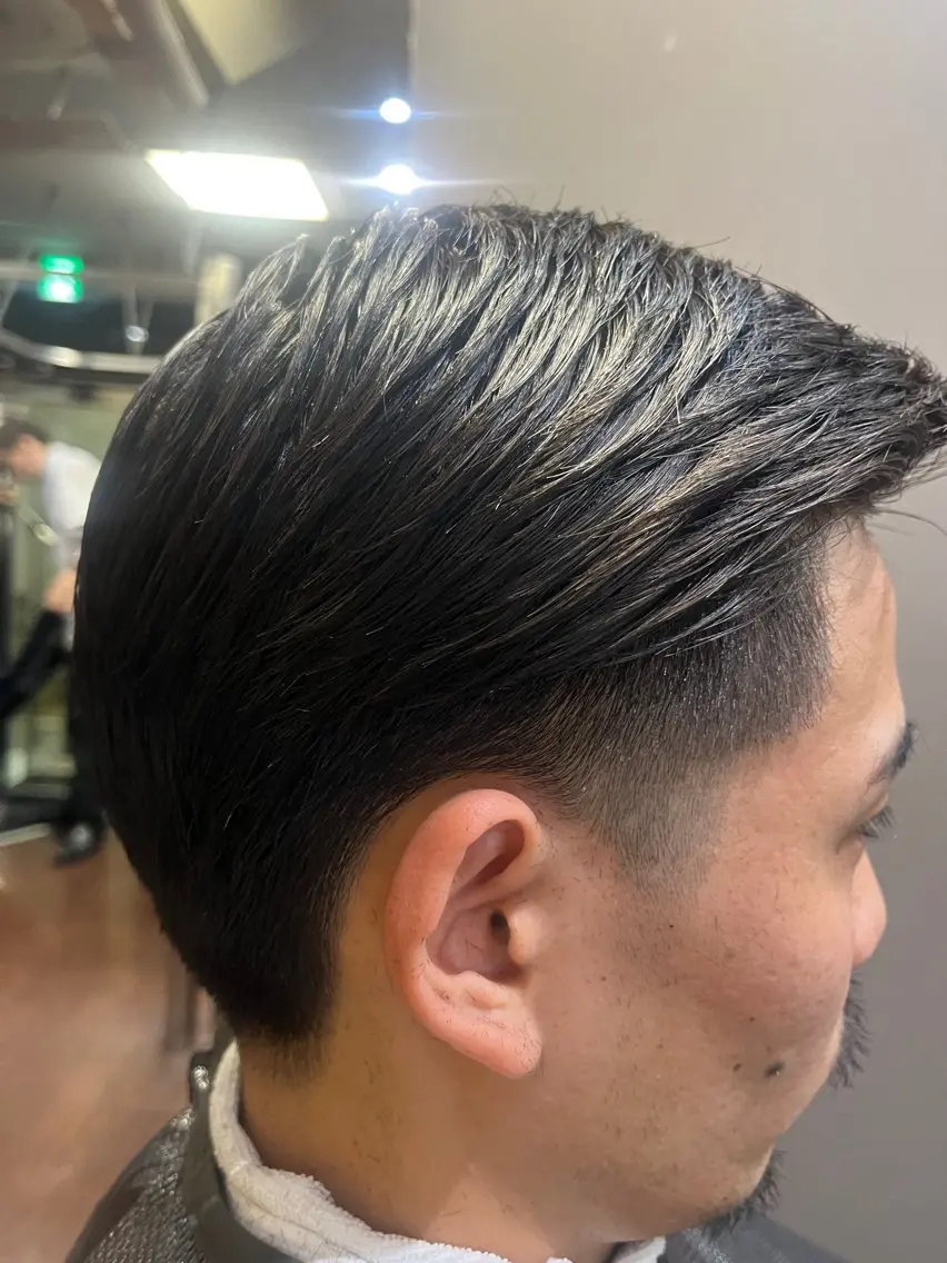 ミディアム 加賀谷 英多のヘアスタイル