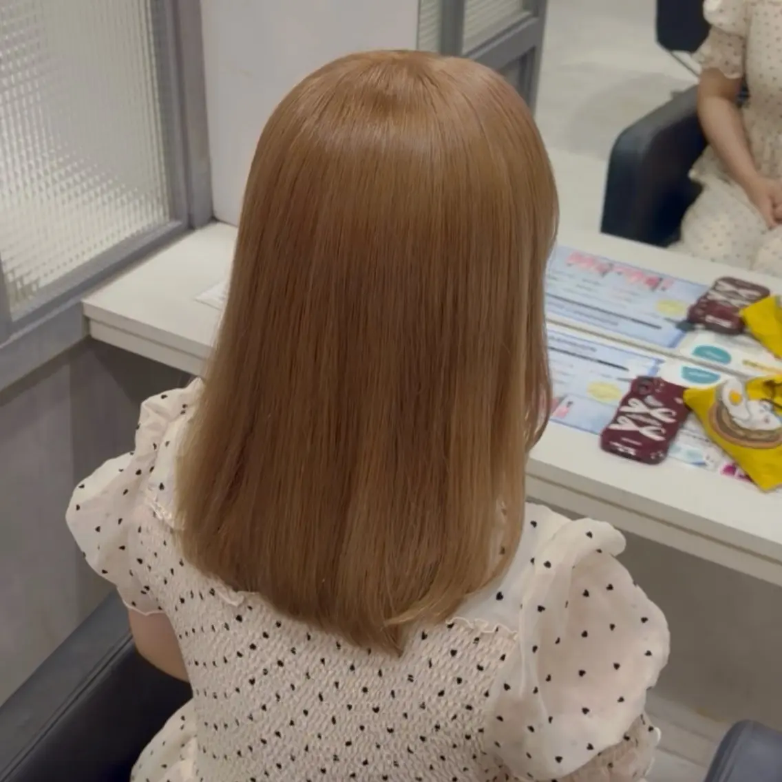 ロング カラー ヘアカラー トリートメント 🦋REISA🦋 エクステ×ハイトーンのヘアスタイル