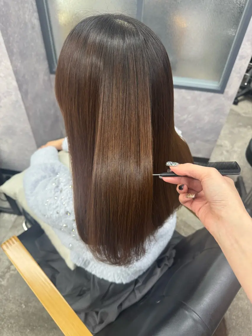 【平日限定特別メニュー✨️】カット+縮毛矯正+髪質改善トリートメントの写真