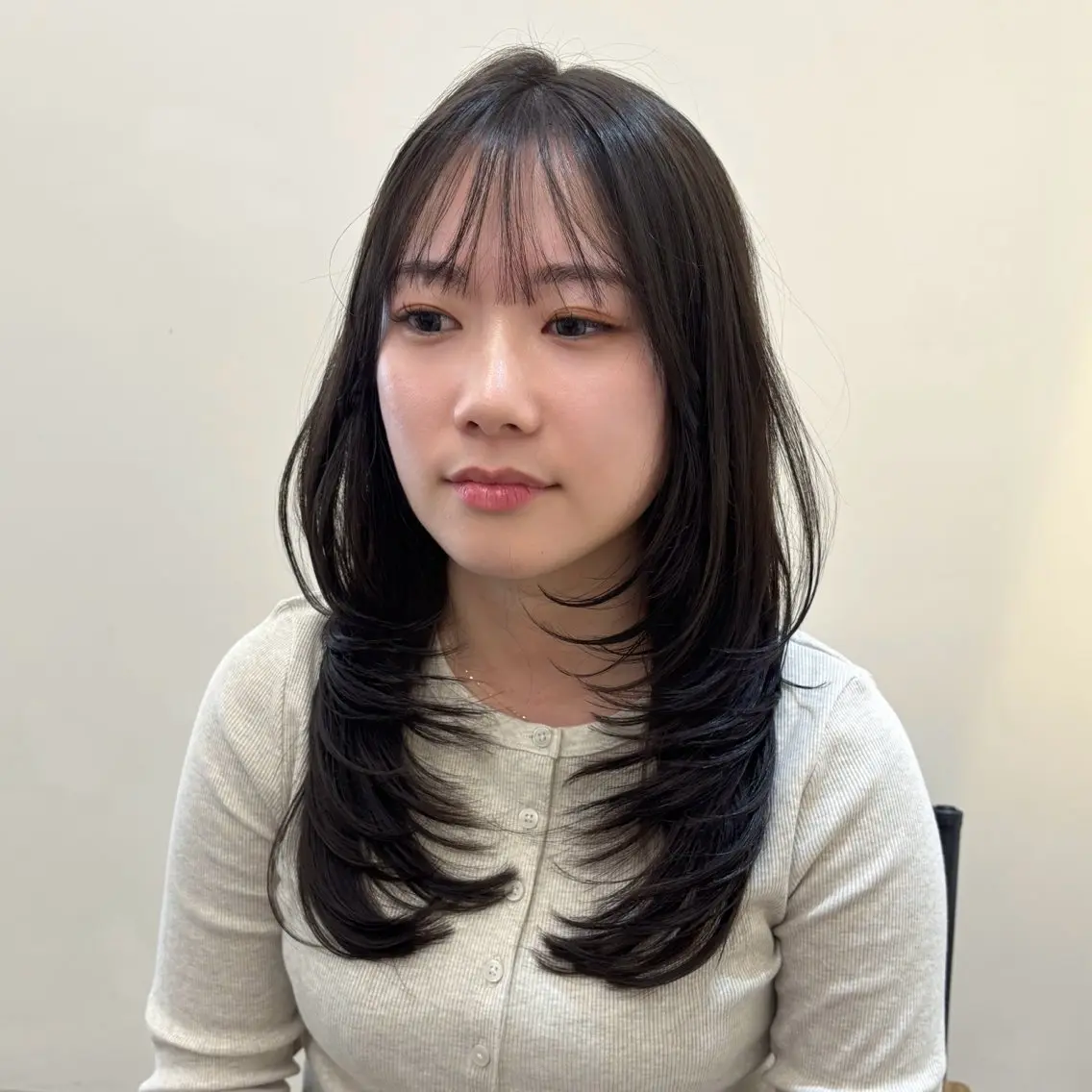 ロング カラー レイヤーカット ロング カット ヘアカラー fuyuna レイヤーカット🖤のヘアスタイル