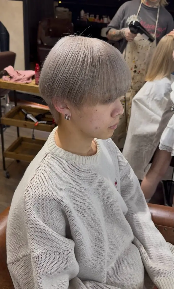 カラー メンズ グレージュ カット ヘアカラー 奥田 星来のヘアスタイル