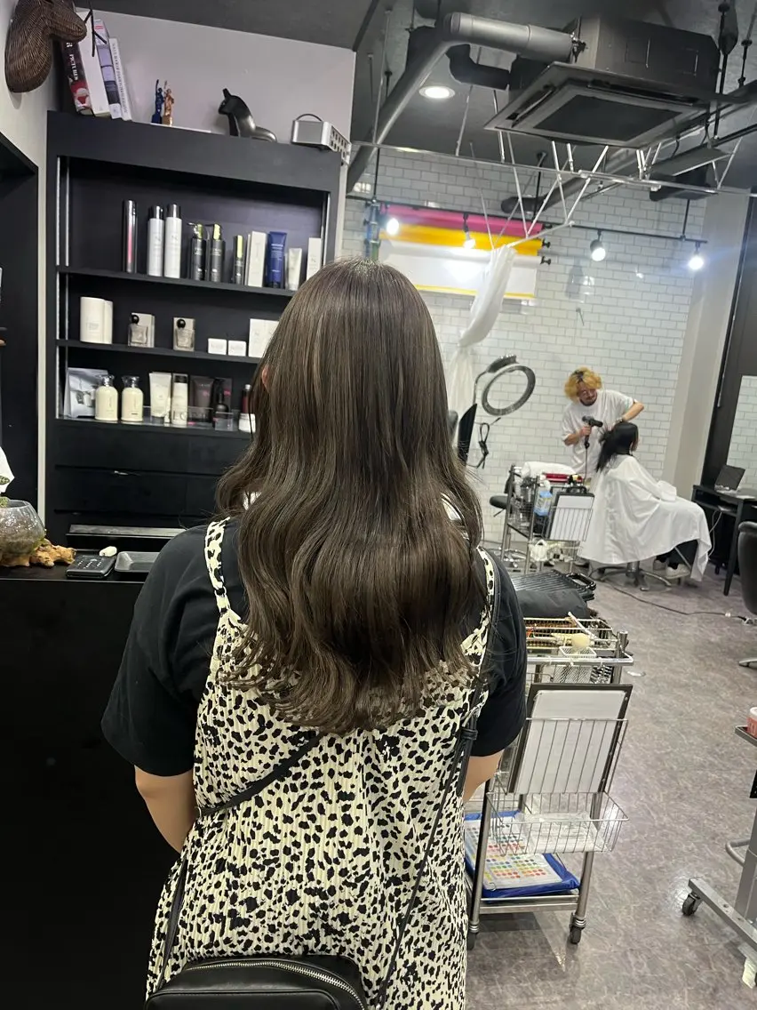 ロング カラー ブリーチ ヘアカラー 友滝 真菜美のヘアスタイル