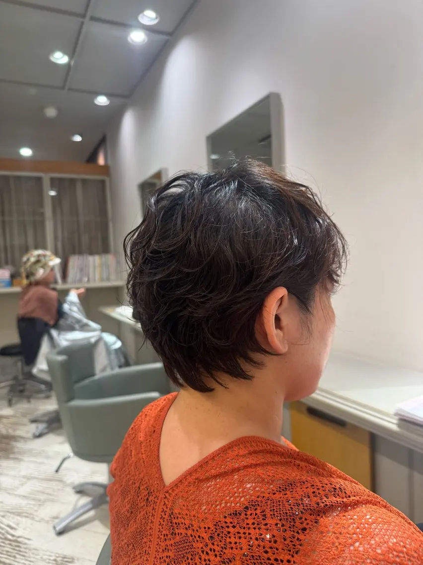 ショート パーマ くせ毛 カット パーマ ✨大人ショートヘア ✨ロイのヘアスタイル