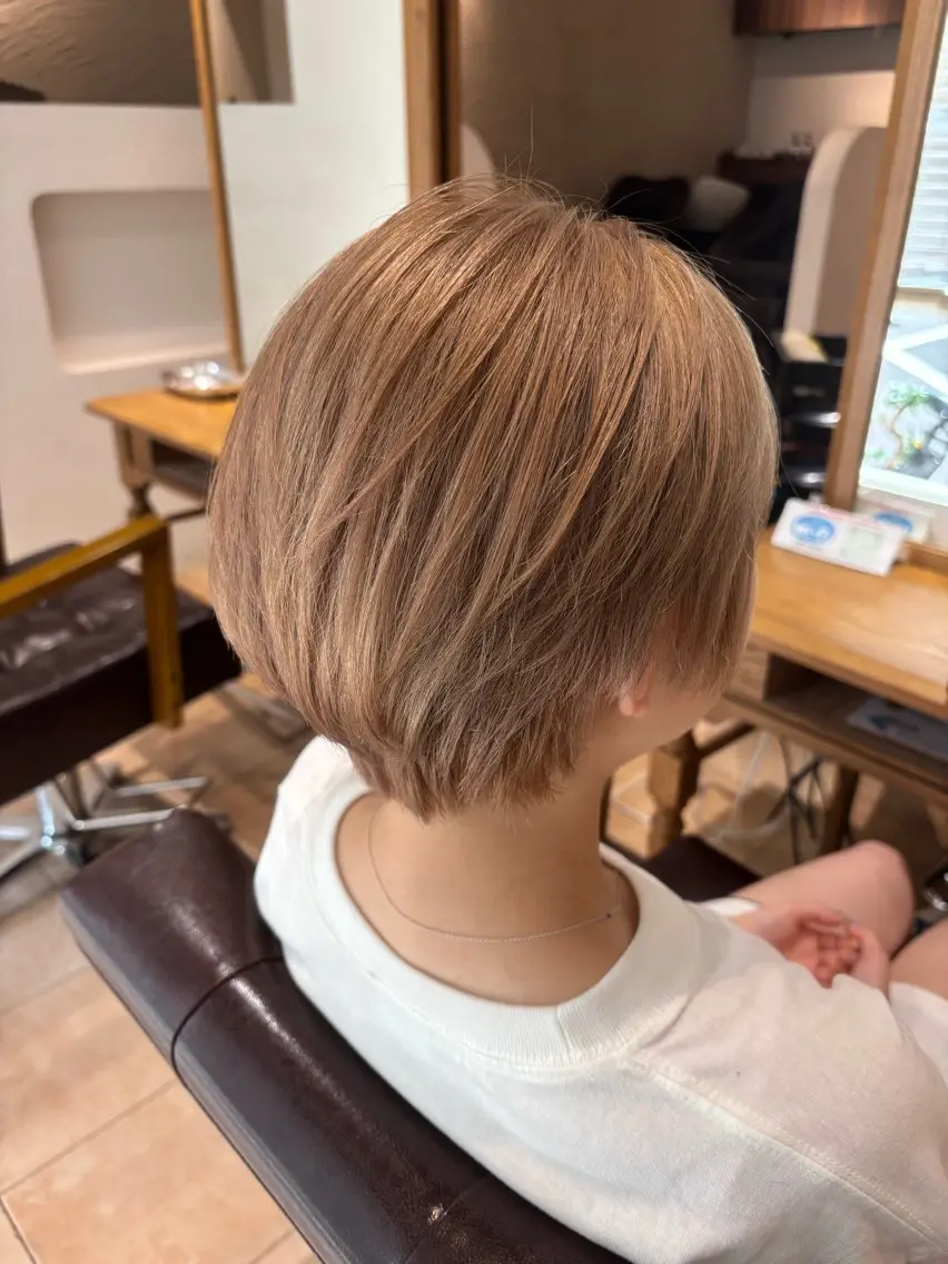 ショート カラー グレージュ ミルクティーグレージュ ヘアカラー 🌈透明感カラー🌈 🌟吉田祐介🌟のヘアスタイル