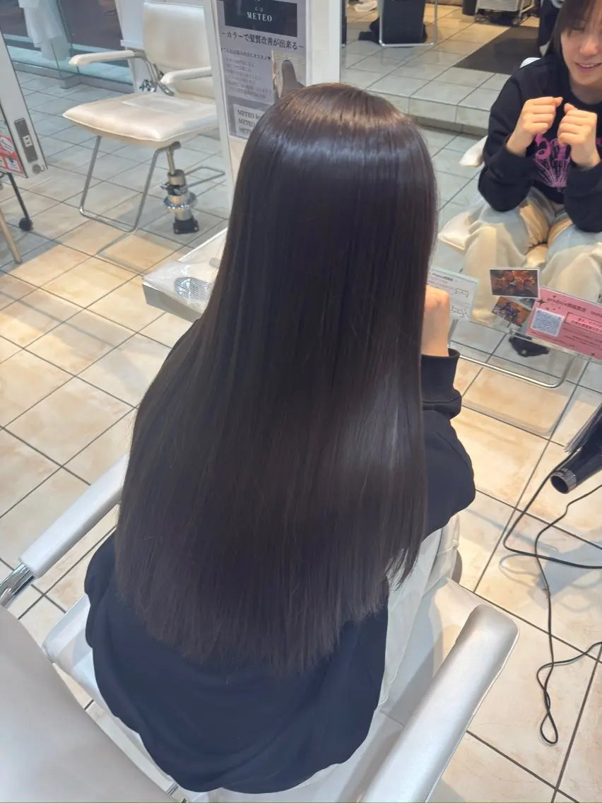 ロング カラー カット ヘアカラー トリートメント 【髪質改善特化】 艶髪/透明感カラーのヘアスタイル