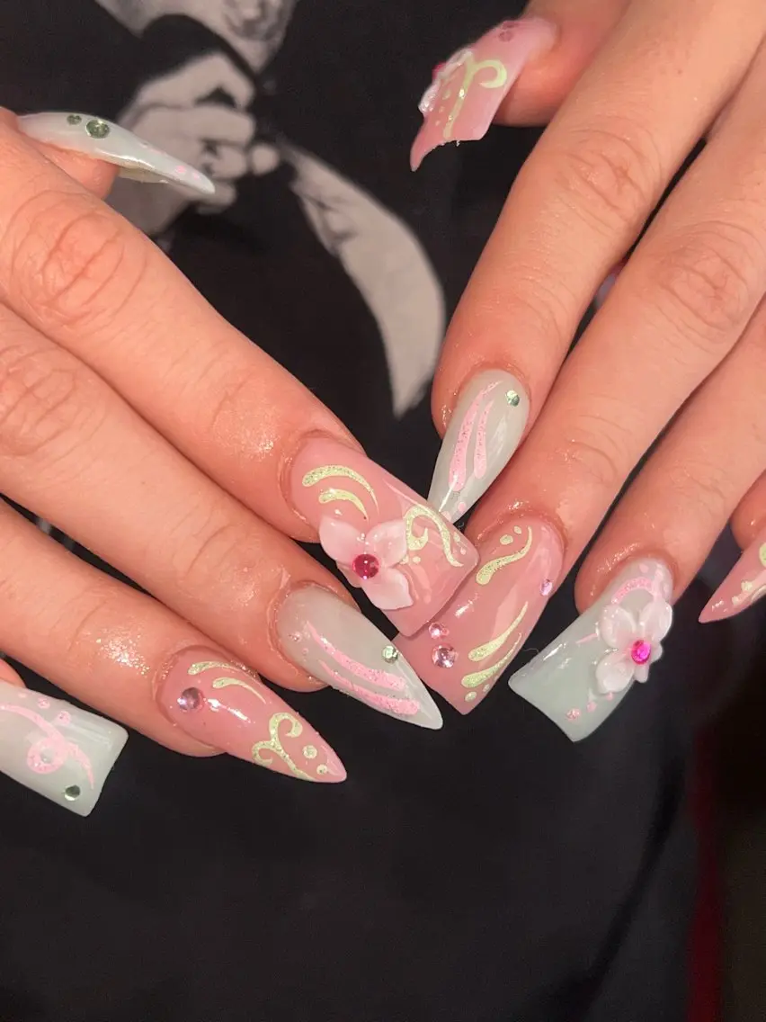 ネイル ハンドネイル フットネイル Hata nail 🎀個性派ニュアンスのネイルデザイン