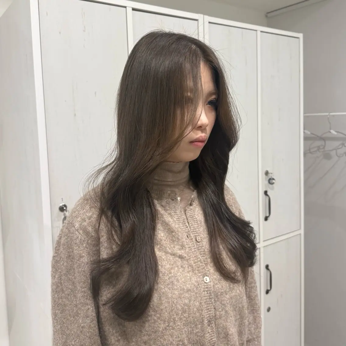 ロング カラー ベージュカラー ブリーチ 透明感カラー デザインカラー ハイトーンカラー カット ヘアカラー sayuri /大阪・心斎橋美容師のヘアスタイル