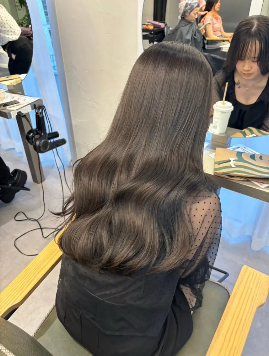 ロング カラー ベージュカラー ブリーチ ブリーチなしカラー 学生 トリートメント ヘアカラー 仙台/ベージュ／ 艶カラー／三宅空翔のヘアスタイル