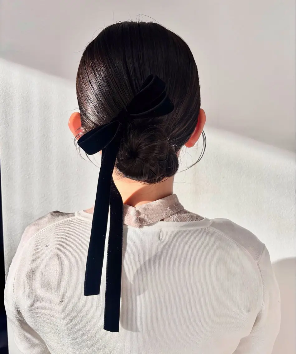 ロング ヘアセット 🐈‍⬛momo🐾 ブリーチ・Wカラーのヘアスタイル