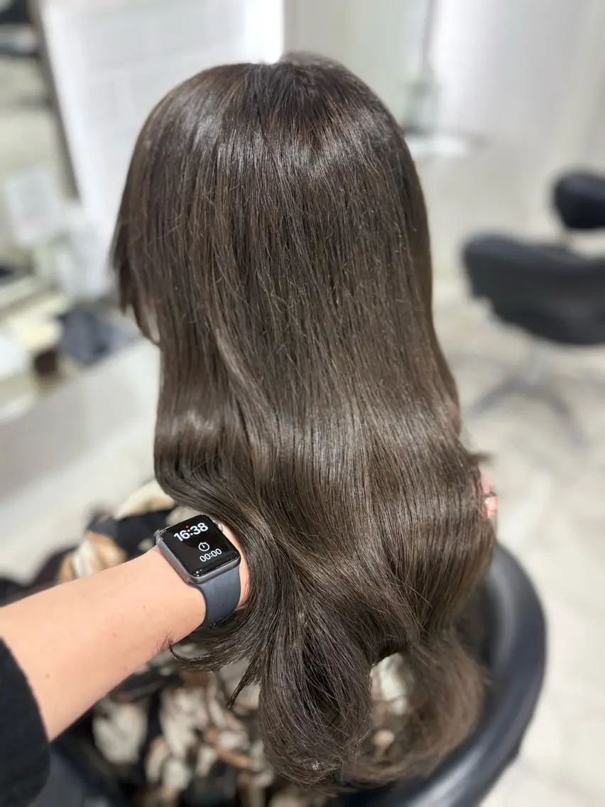 ロング カラー グレージュ 透明感艶カラー/ 岡田澪香のヘアスタイル