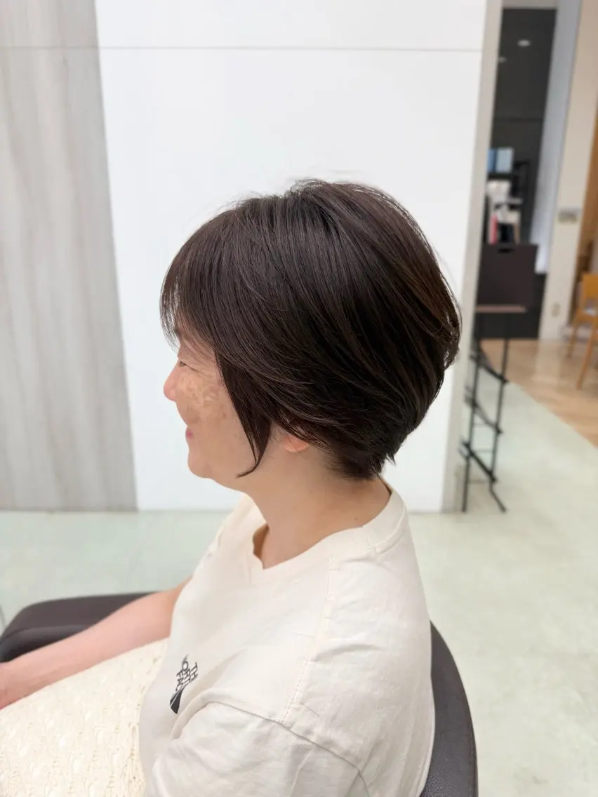 ショート カット ヘアカラー 新井優馬｜縮毛矯正/ 地毛風ストレートのヘアスタイル