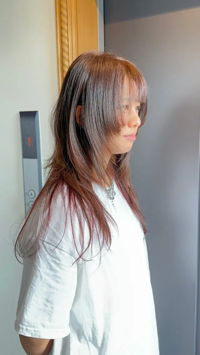 セミロング カラー ハイトーンカラー くびれヘア 顔まわりレイヤー 顔周りカット ハッシュカット カット 縮毛矯正 大阪ウルフカット ハッシュカットのヘアスタイル