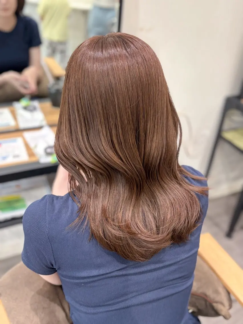 ミディアム カラー cocotte宜喜 弘希のヘアスタイル