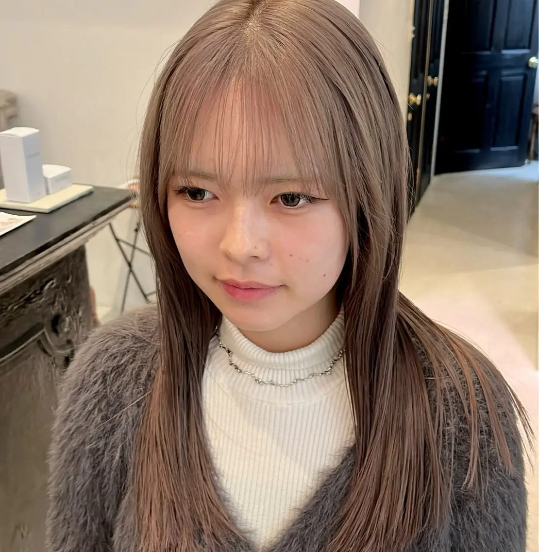 セミロング カラー ベージュカラー ミルクティーベージュ カット ヘアカラー トリートメント 【中村公園】小山 蒼生のヘアスタイル