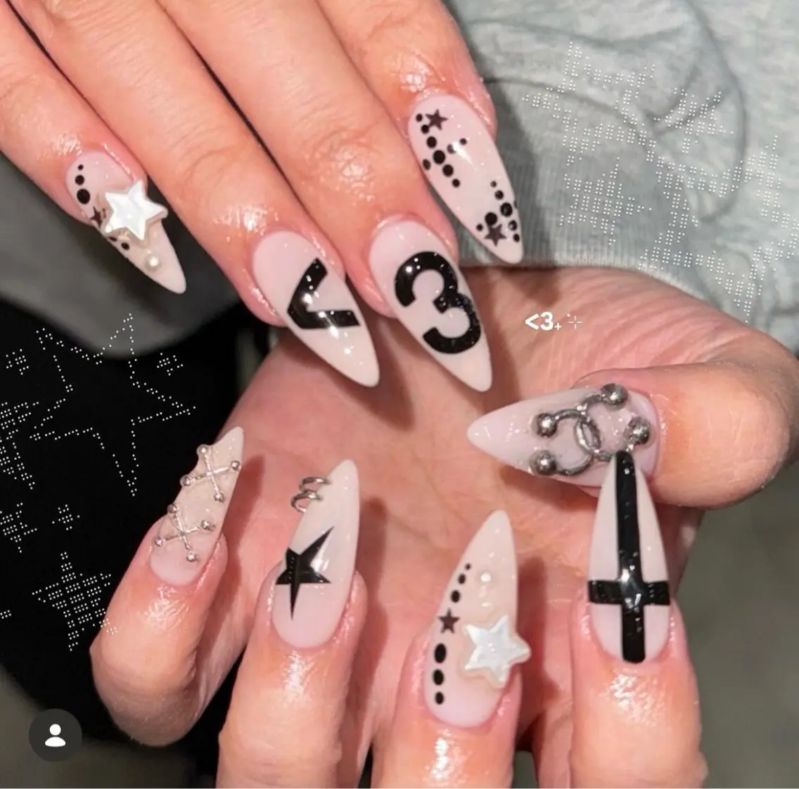 ネイル ハンドネイル HAPPI NAIL CALINのネイルデザイン