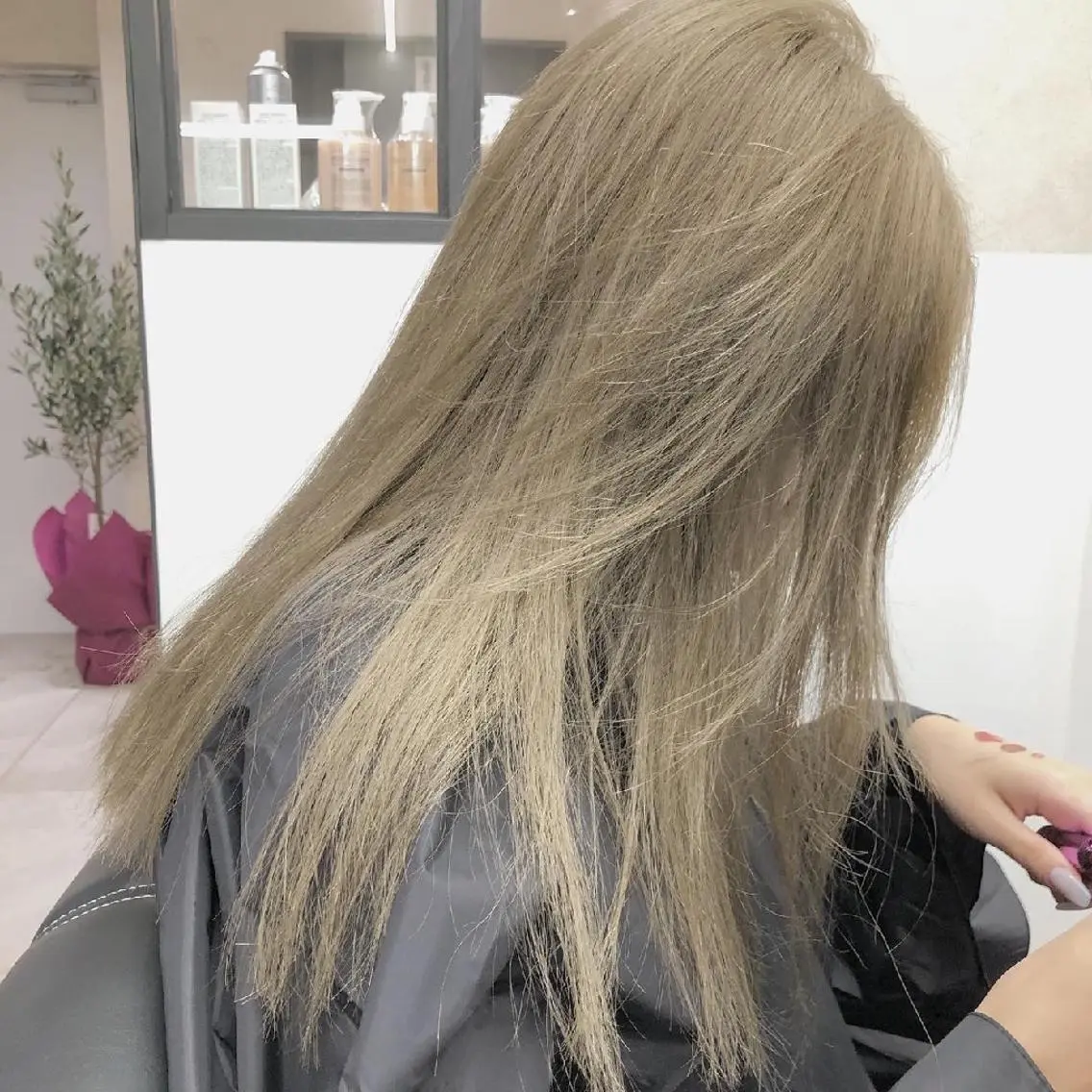 セミロング カラー ヘアアレンジ 透明感/レイヤー 🇰🇷tomonaのヘアスタイル