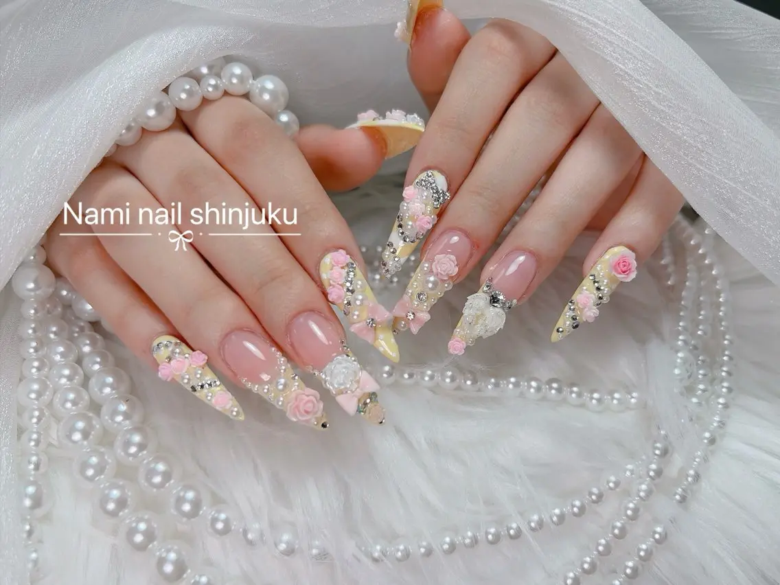 ネイル 長さ出し ガーリー 韓国ネイル ロングネイル 持ち込み ハンドネイル Nami nail salonのネイルデザイン