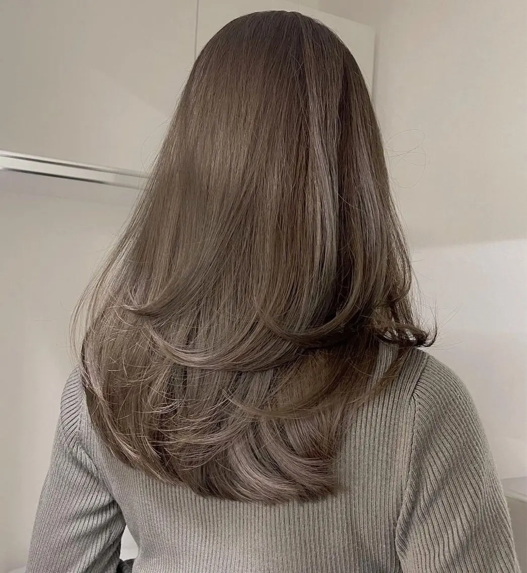 セミロング レイヤーカット Philia福岡天神 カット/カラー⭐️のヘアスタイル