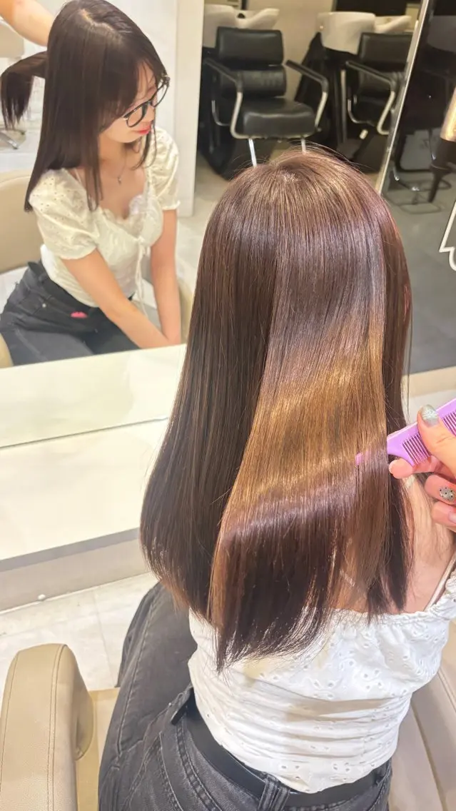 セミロング チョコレートブラウン ヘアカラー トリートメント ヘッドスパ レイヤーカット /朝尾愛花のヘアスタイル
