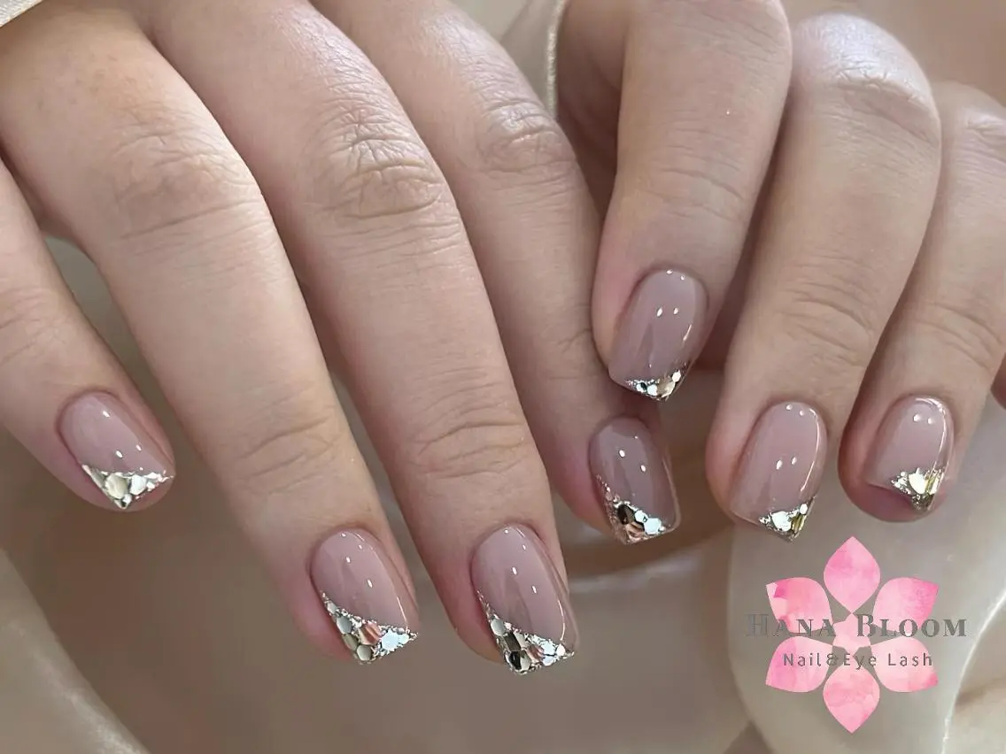 ネイル フレンチネイル ジェルネイル マグネットネイル ミラーネイル 持ち込み ハンドネイル ハンドケア Hana Bloom Nail 練習モデルのネイルデザイン