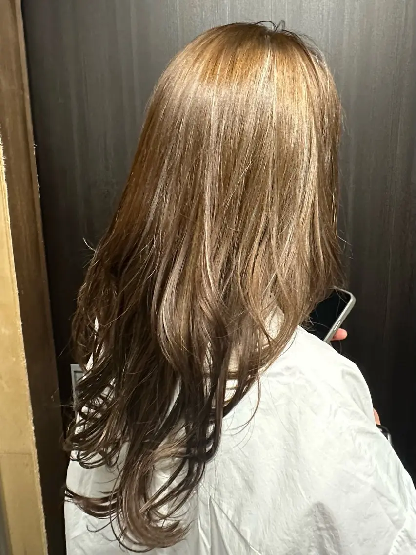 ロング カラー カツヤマ モエのヘアスタイル