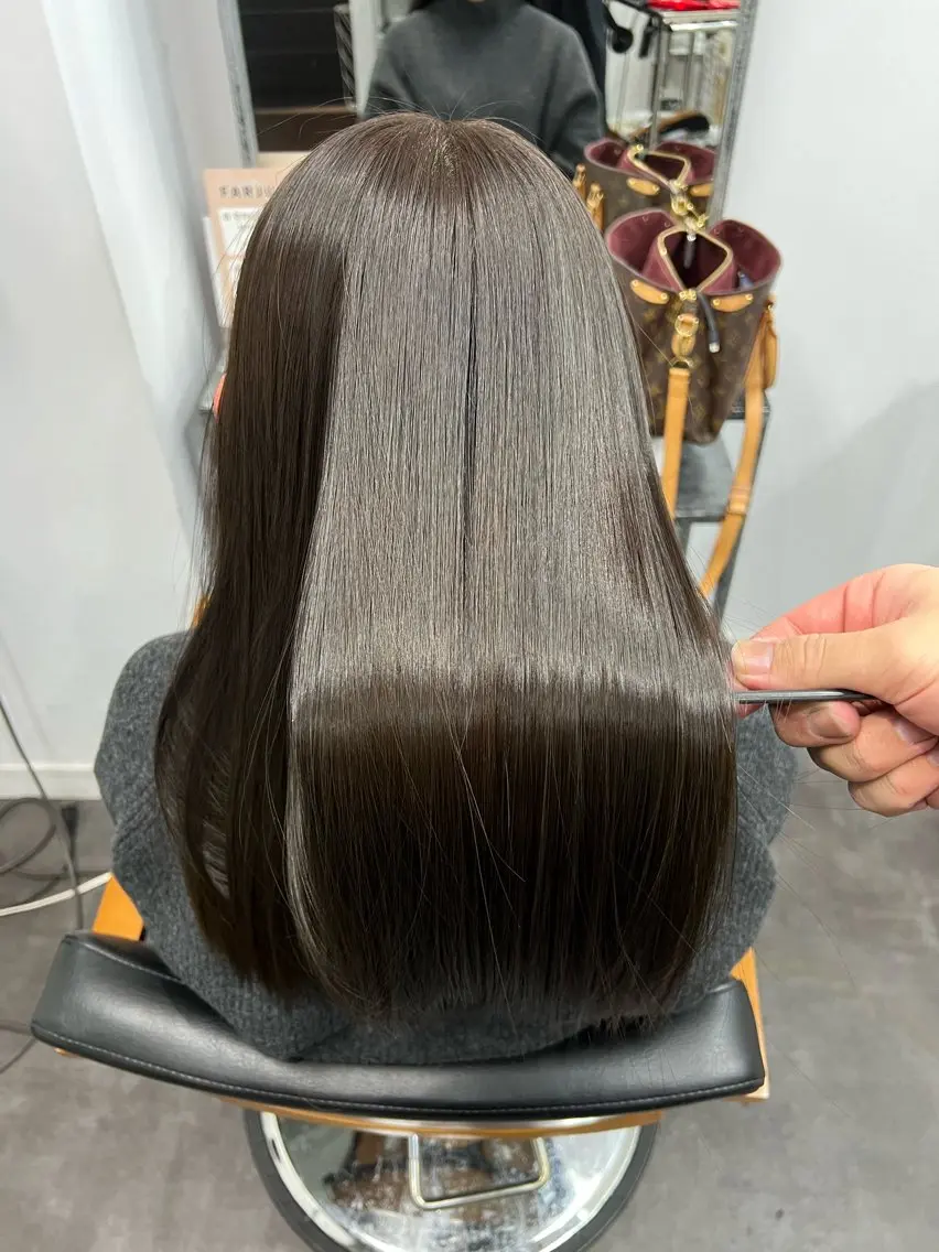 セミロング カラー ヘアカラー トリートメント 大塚 貴之のヘアスタイル