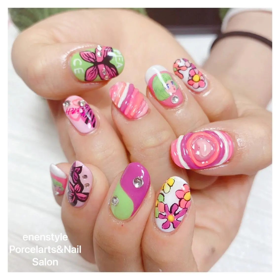 ミディアム ネイル 🐾enen style 🐾のネイルデザイン